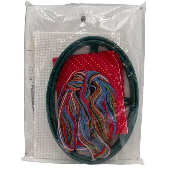 Bucilla Christmas Counted Cross Stitch Kit "Santa & Deer" Hoop 3.75" X 5.5" Oval - Picture 2 of 6